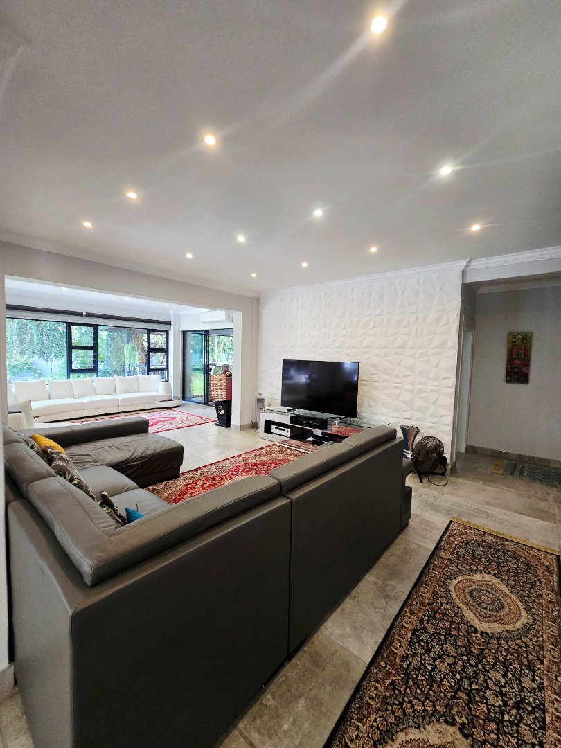 6 Bedroom Property for Sale in Wilkoppies North West